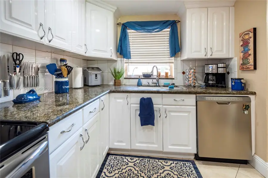 9491 Evergreen Pl #302, Davie, FL 33324 - #3