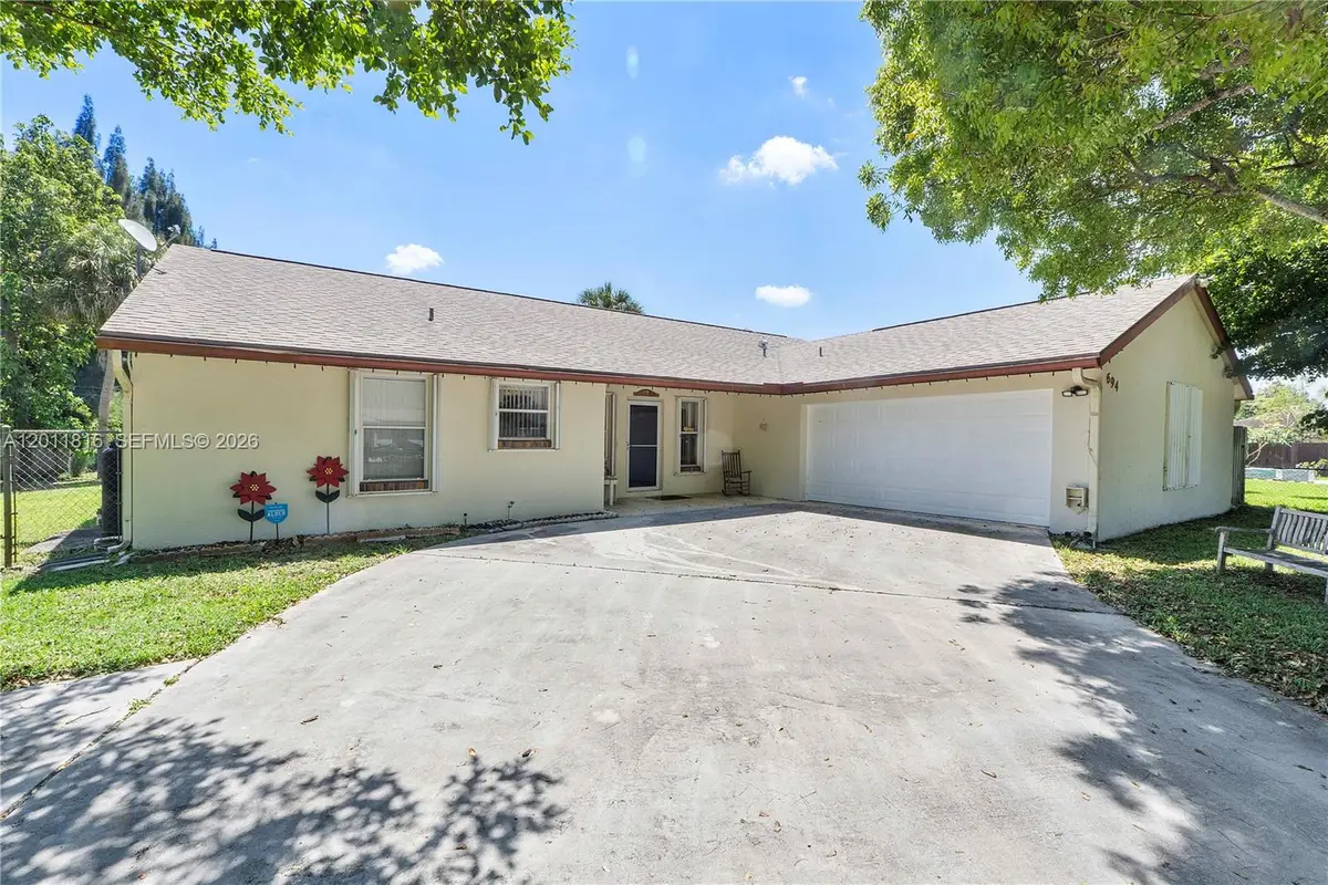 694 Dixie Ln, West Palm Beach, FL 33415 - #1