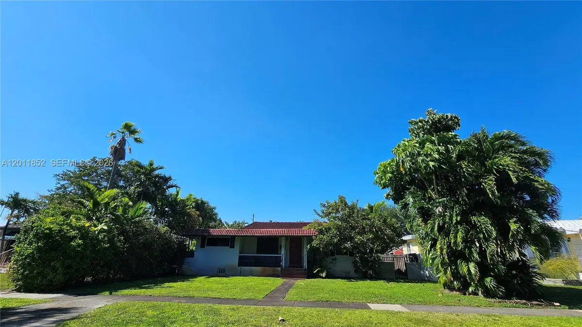 831 Wren Ave, Miami Springs, FL 33166 - #1