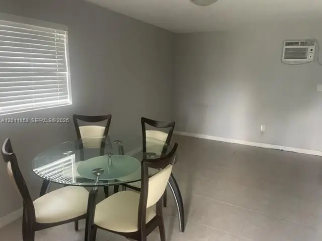 1041 NE 35th St, Oakland Park, FL 33334 - #3