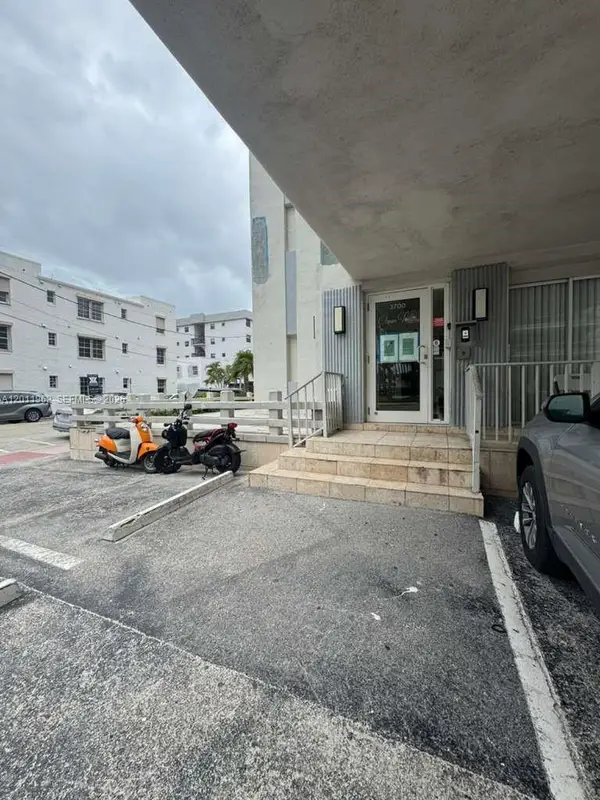 3700 Collins Ave #S-309, Miami Beach, FL 33140