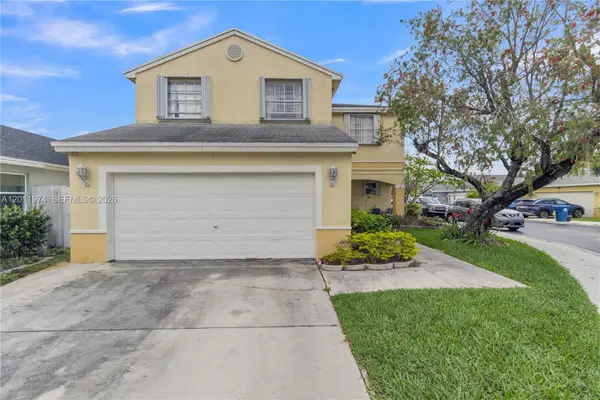 375 W Riverbend Dr, Sunrise, FL 33326
