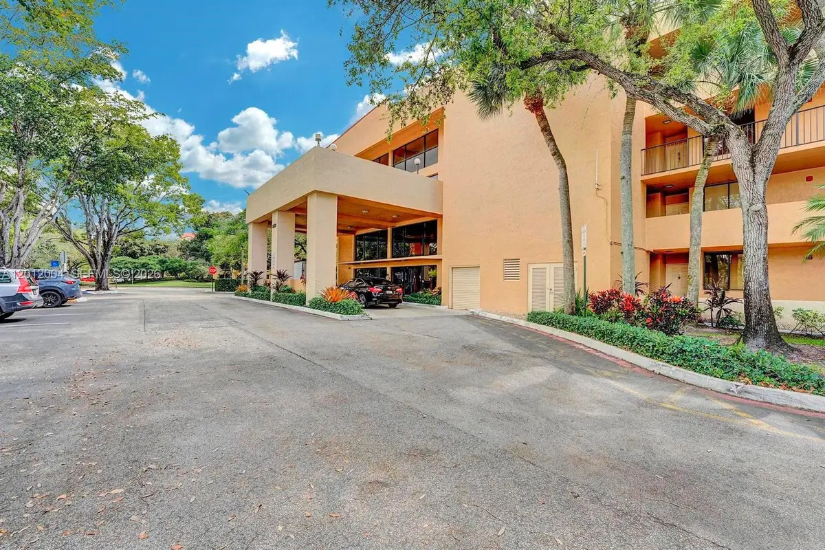 8592 W Sunrise Blvd #408, Plantation, FL 33322 - #1