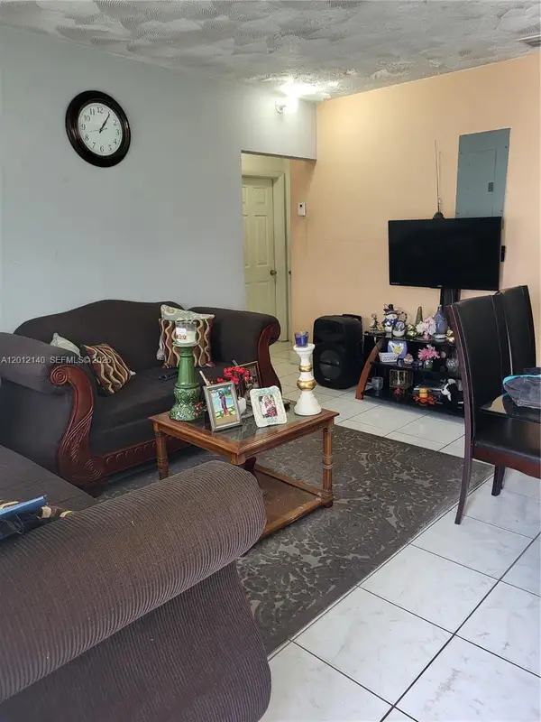 1886 NW 51st St, Miami, FL 33142