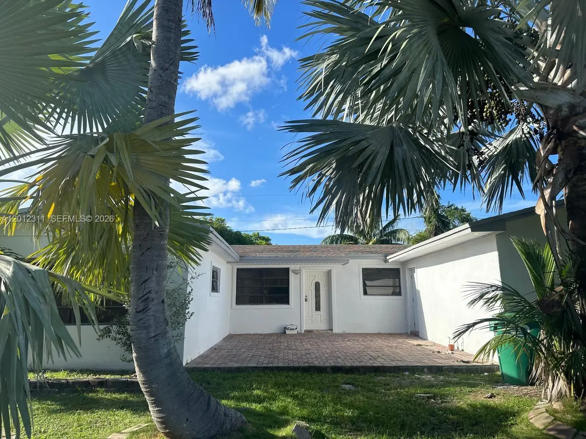9001 SW 197th St, Cutler Bay, FL 33157 - #1
