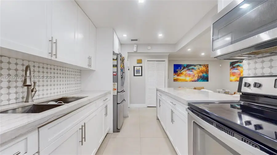 3859 SW 99th Ave #8, Miami, FL 33165 - #3