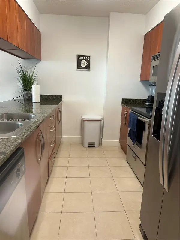 1200 Brickell Bay Dr #2304, Miami, FL 33131