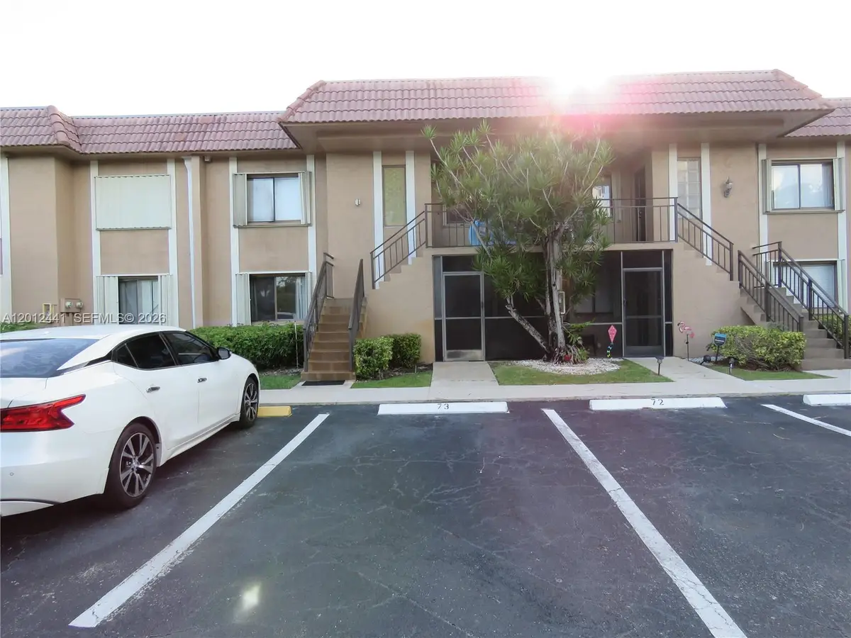 205 Lakeview Dr #102, Weston, FL 33326 - #1