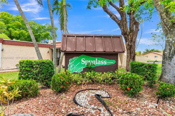 9820 NW 65th Ct #B13, Tamarac, FL 33321