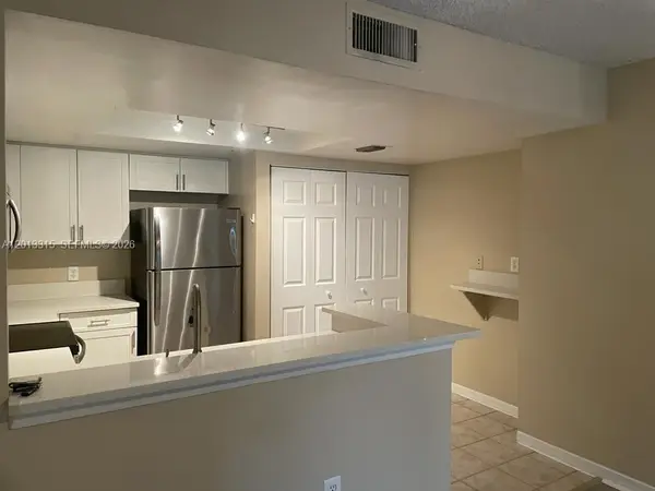 4195 N Haverhill Rd #318, West Palm Beach, FL 33417