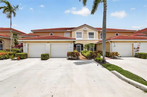 12474 Crystal Pointe Dr #101, Boynton Beach, FL 33437