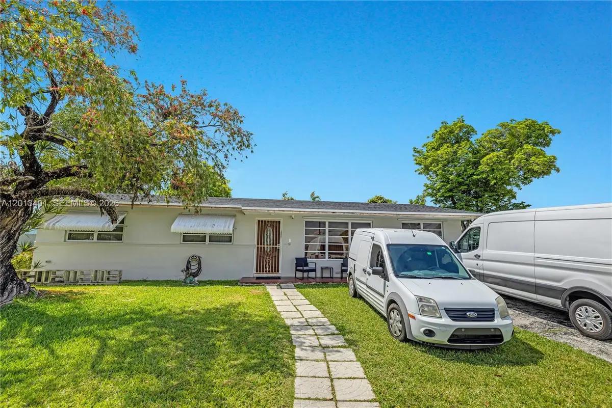 10370 SW 44th St, Miami, FL 33165 - #1