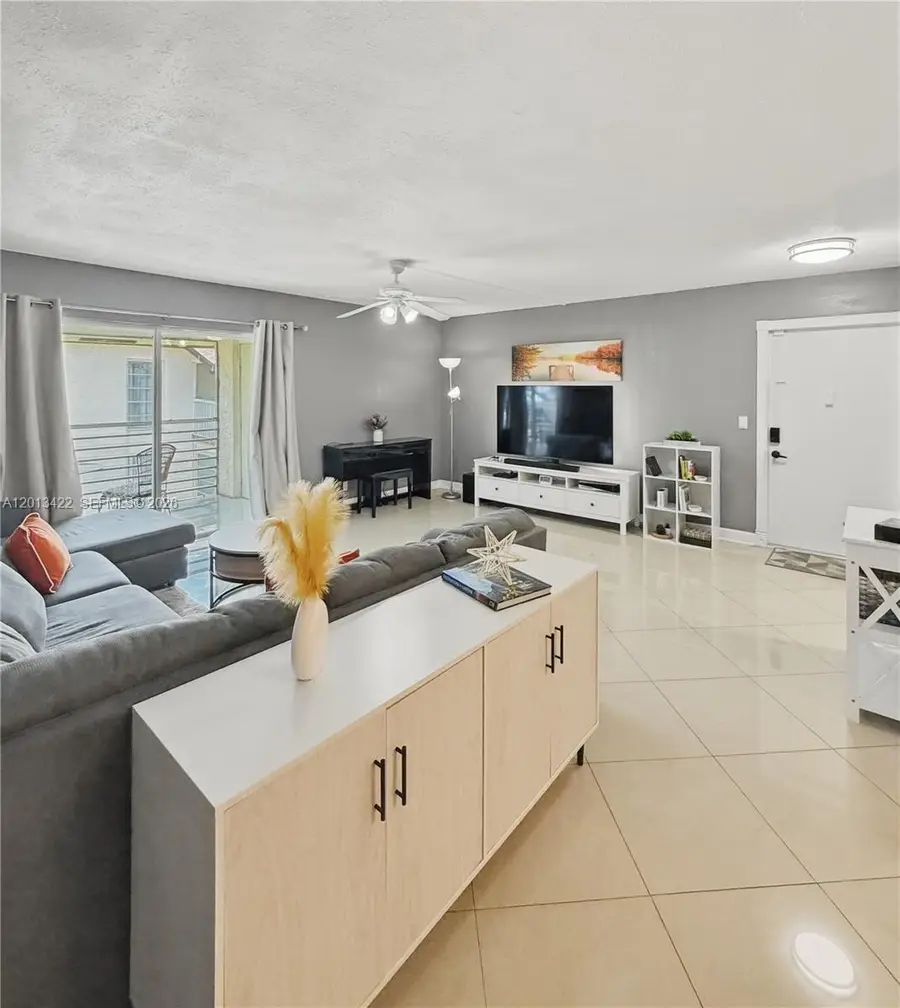 406 N Laurel Dr #207, Margate, FL 33063 - #2