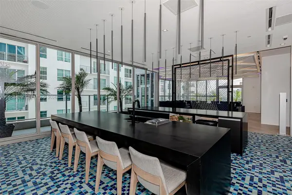 227 NE 2nd St #2206, Miami, FL 33132
