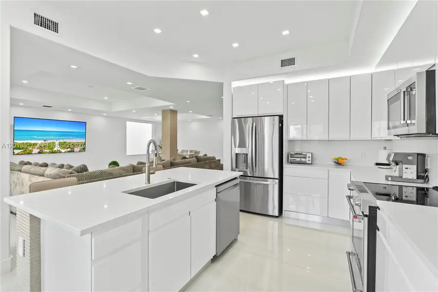 3188 NE 211th Ter, Aventura, FL 33180 - #2