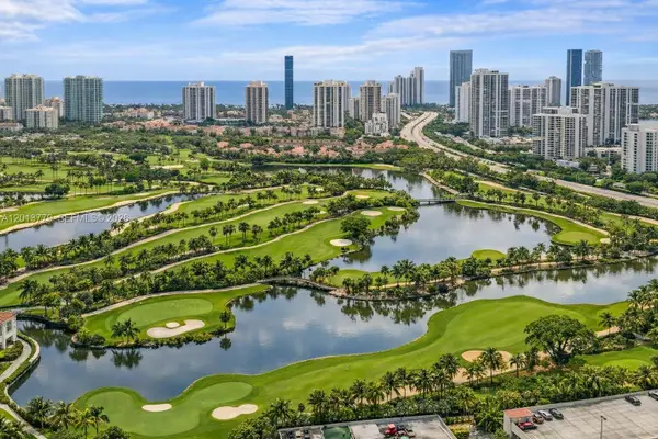 19501 W Country Club Dr #2415, Aventura, FL 33180