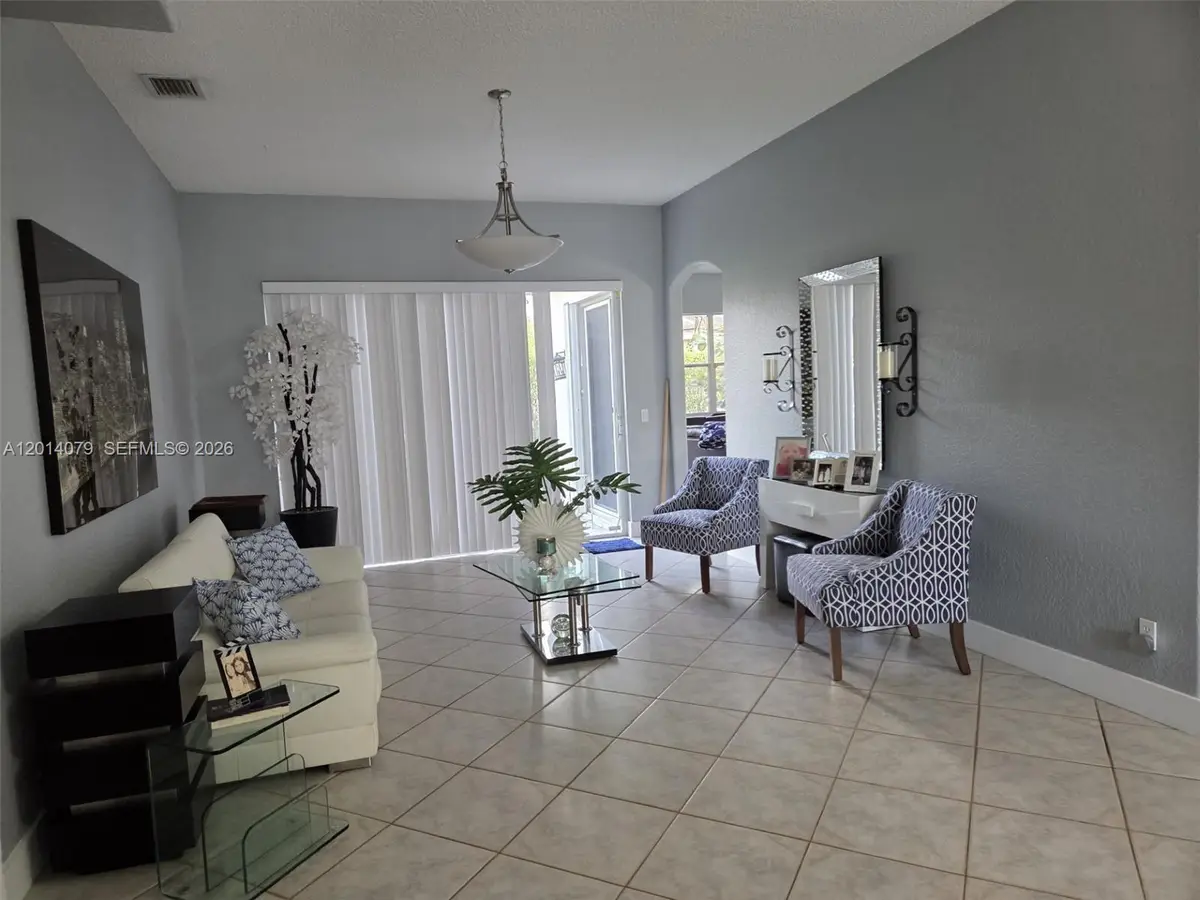 1101 NW 180th Ave, Pembroke Pines, FL 33029 - #1