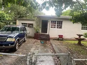 215 NW 117th St, Miami, FL 33168 - #1