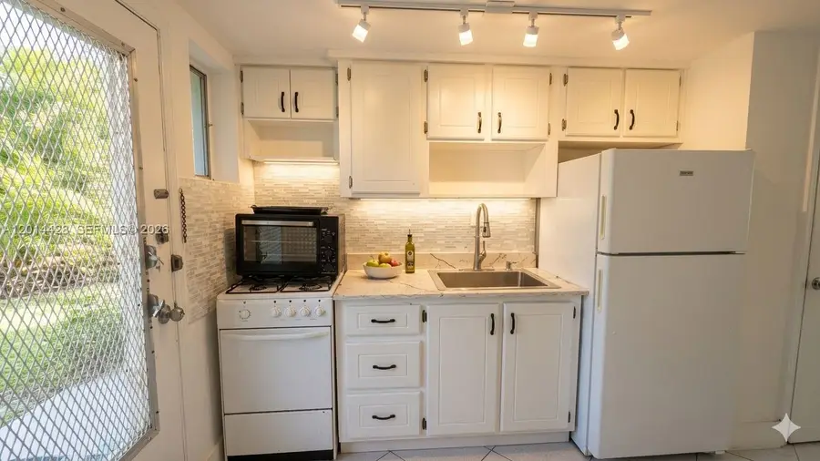 6490 Collins Ave #14, Miami Beach, FL 33141 - #2