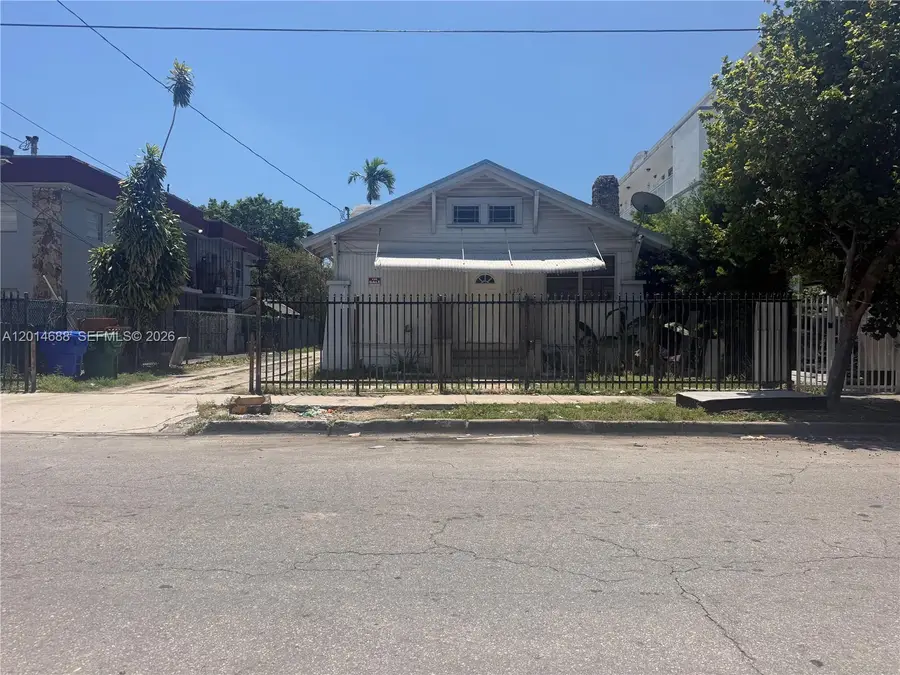 1236 NW 5th St, Miami, FL 33125 - #2