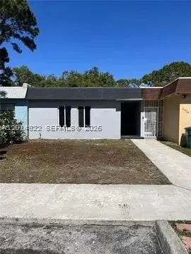 20922 NW 39th Ave, Miami Gardens, FL 33055