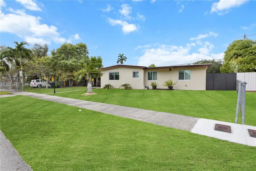 4230 SW 111th Ave, Miami, FL 33165 - #3