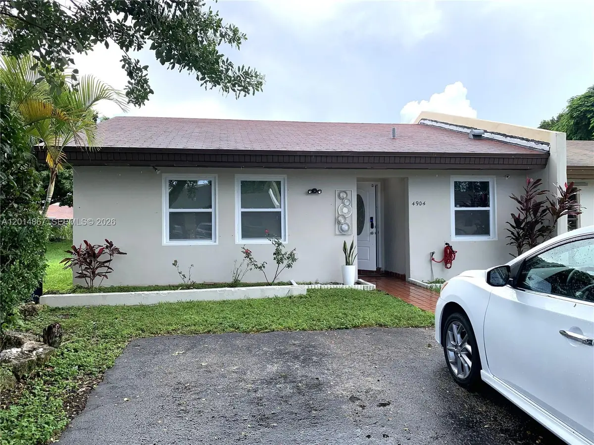 4904 SW 139th Ct, Miami, FL 33175 - #1