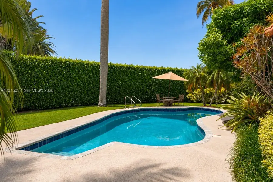 363 S Hibiscus Dr, Miami Beach, FL 33139 - #2