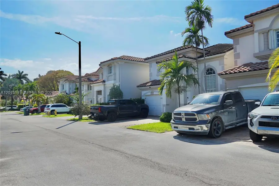 10913 NW 67th St, Doral, FL 33178 - #2