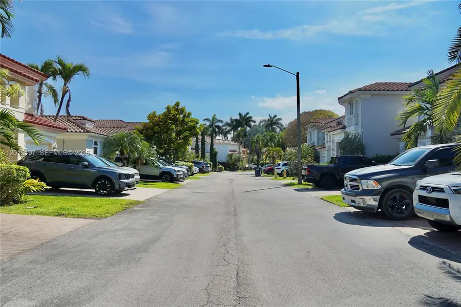 10913 NW 67th St, Doral, FL 33178 - #3