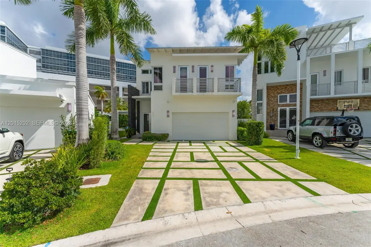 8221 NW 34th Dr, Doral, FL 33122 - #1