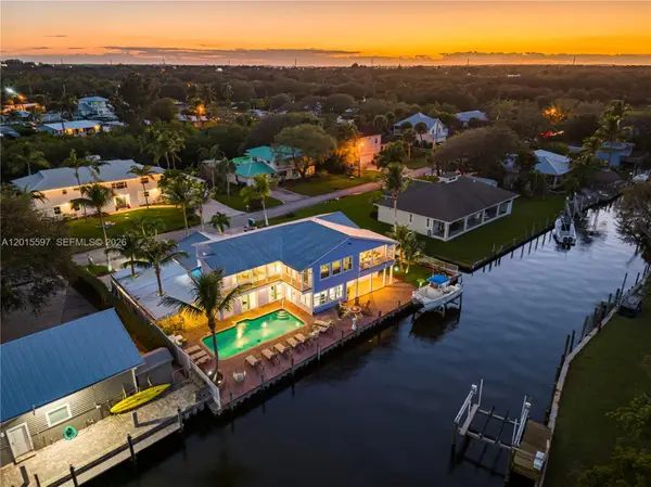 474 Peninsula Dr, Fort Pierce, FL 34946