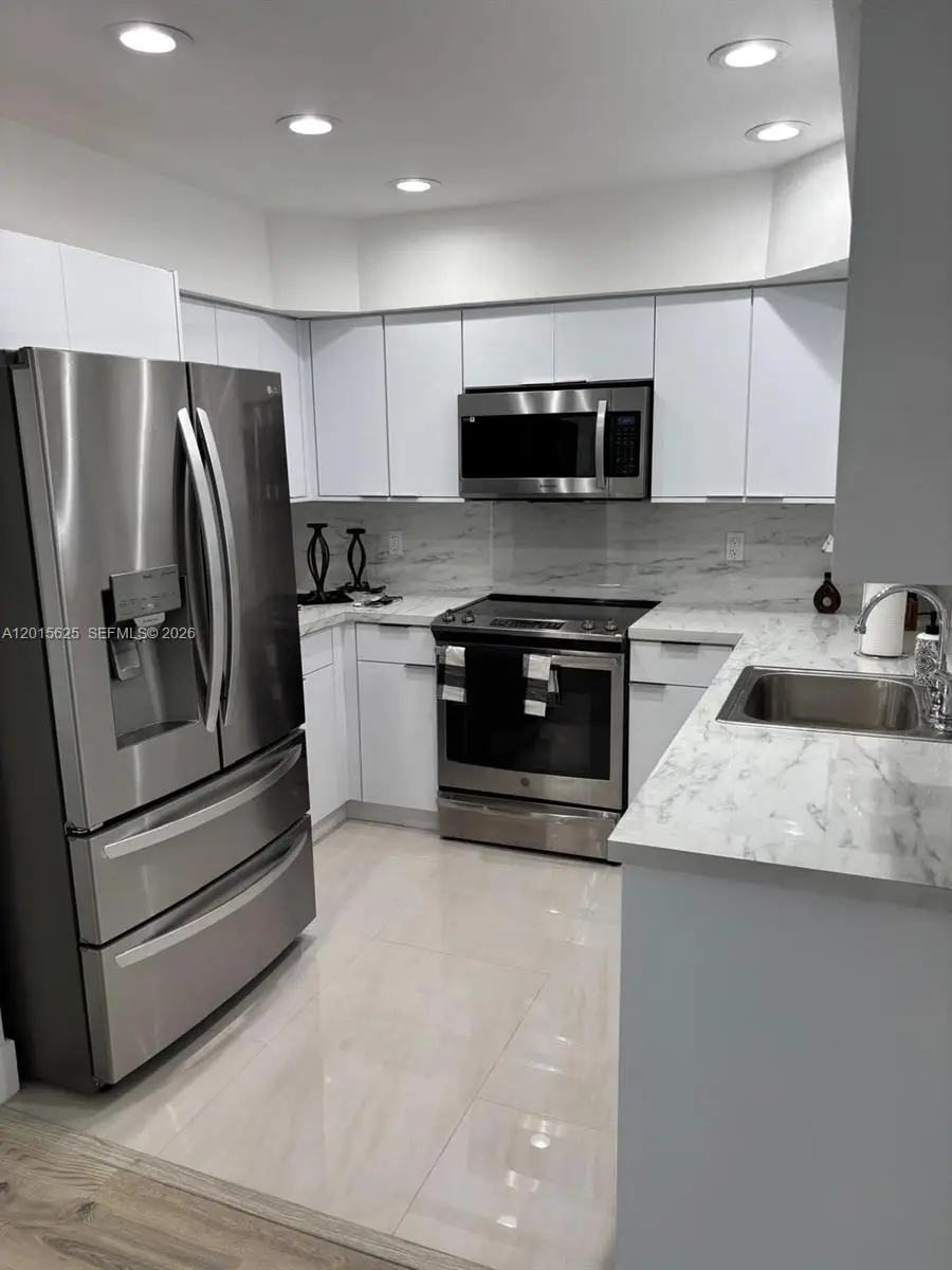 2780 NW 25th St, Fort Lauderdale, FL 33311 - #2