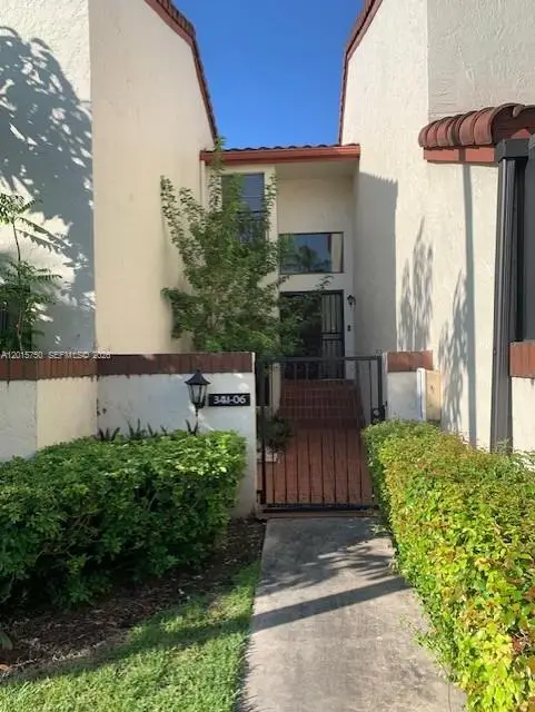 341 Ives Dairy Rd #341-06, Miami, FL 33179