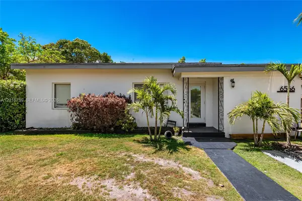 6566 SW 52nd Ter, South Miami, FL 33155