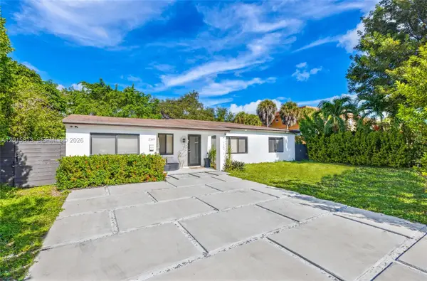 2349 NE 173rd St, North Miami Beach, FL 33160