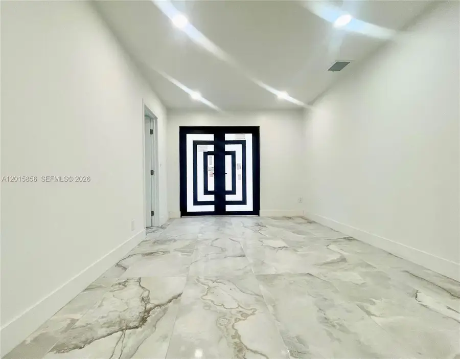 1649 NE 8th Ave, Fort Lauderdale, FL 33305 - #3