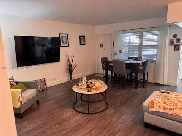 5300 Washington St #J214, Hollywood, FL 33021