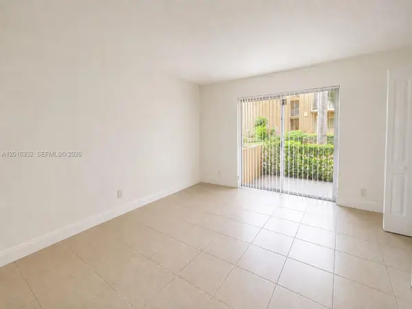 17911 NW 68th Ave #M201, Hialeah, FL 33015