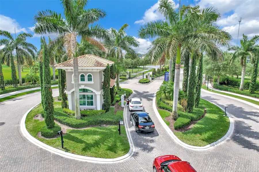 4774 Eucalyptus Dr, Hollywood, FL 33021 - #2