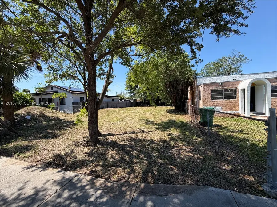 2381 NW 63rd St, Miami, FL 33147 - #2