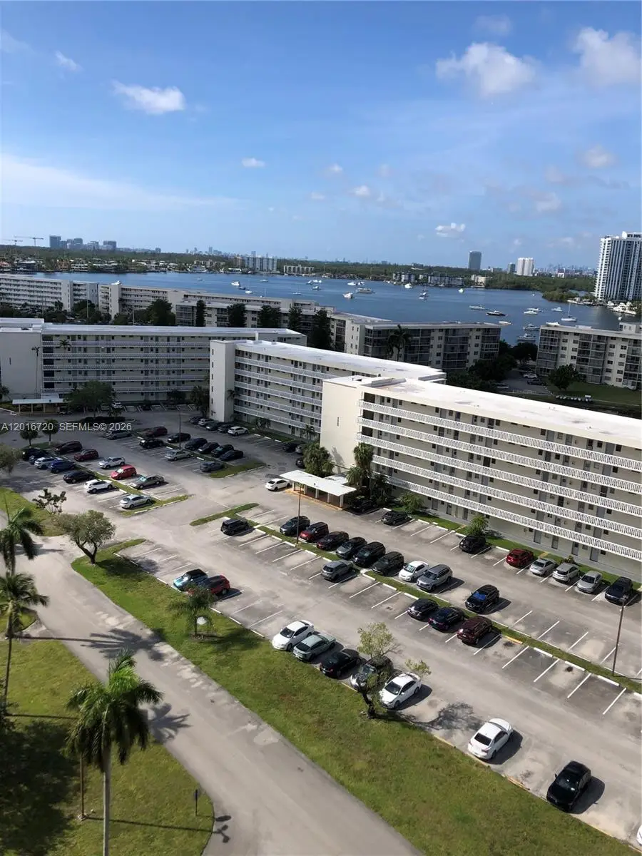 18011 Biscayne Blvd #1405, Aventura, FL 33160 - #2