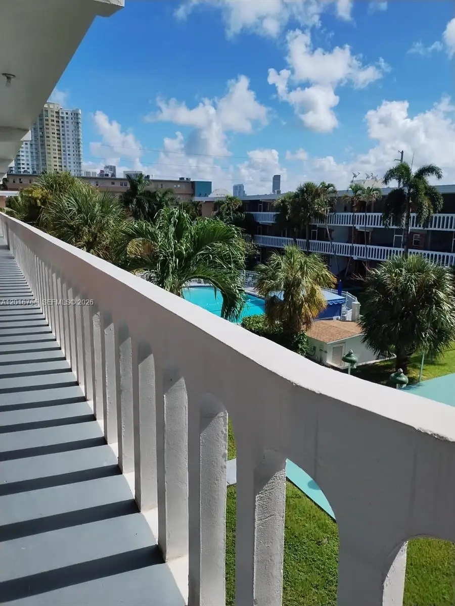 201 NE 14th Ave #10C, Hallandale Beach, FL 33009 - #2