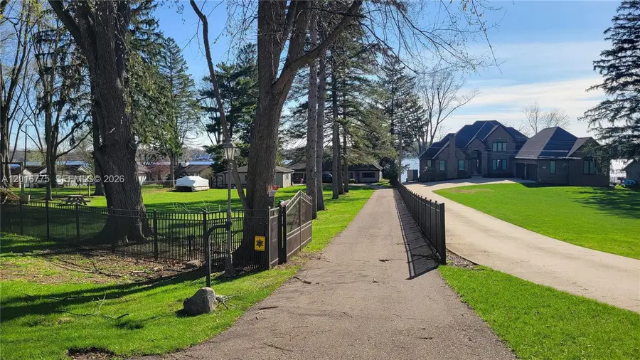 605 Hilltop Drive, White Lake, MI 48386 - #2