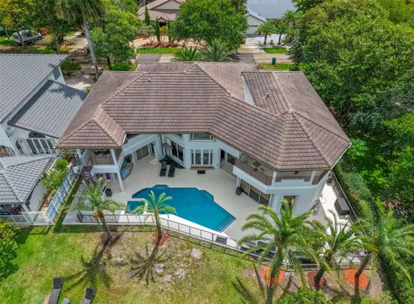14332 Ardoch Pl, Miami Lakes, FL 33016