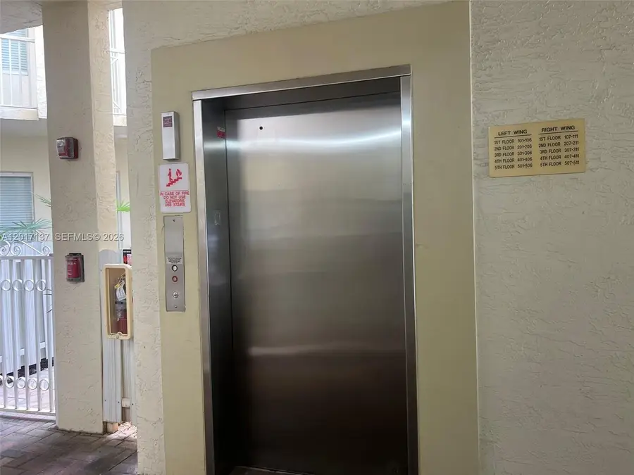 3500 Oaks Clubhouse Dr #211, Pompano Beach, FL 33069 - #3