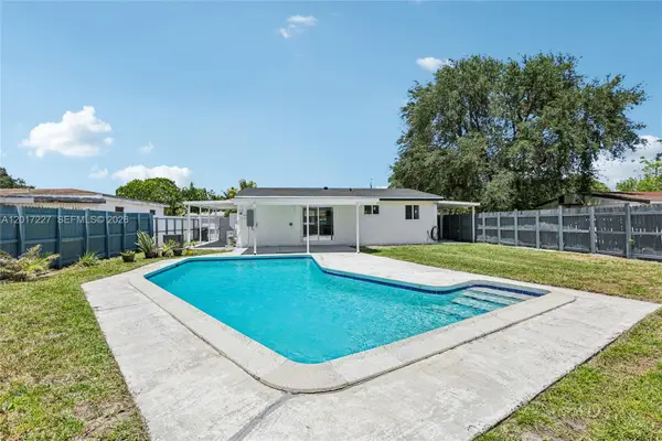 6214 Fletcher St, Hollywood, FL 33023