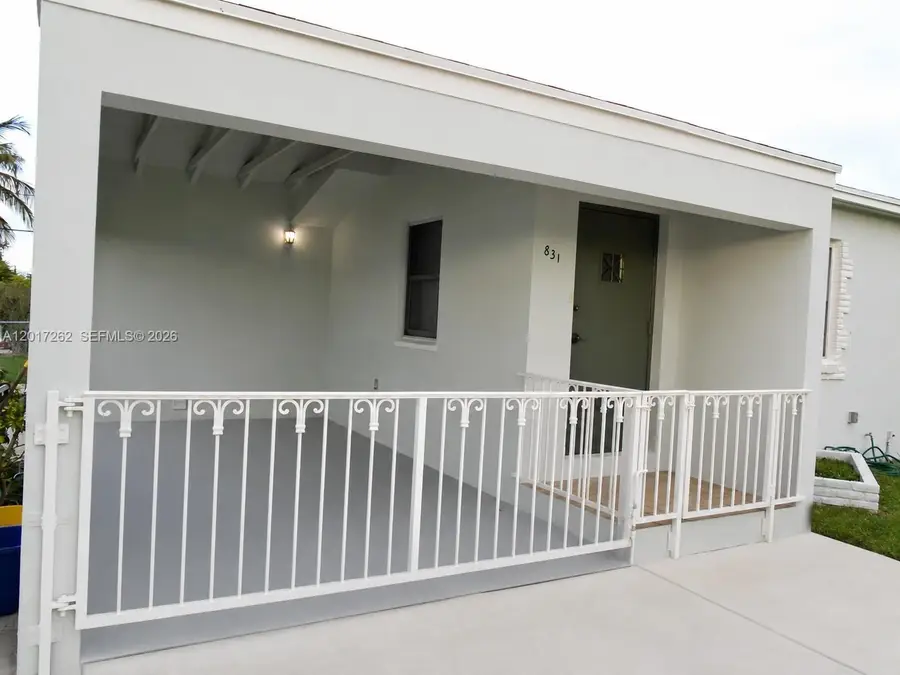 831 El Prado, West Palm Beach, FL 33405 - #2