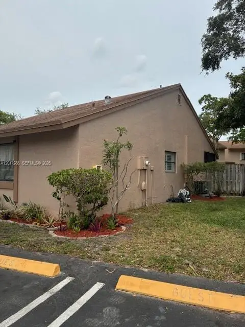 19 Chestnut Cir, Cooper City, FL 33026 - #2