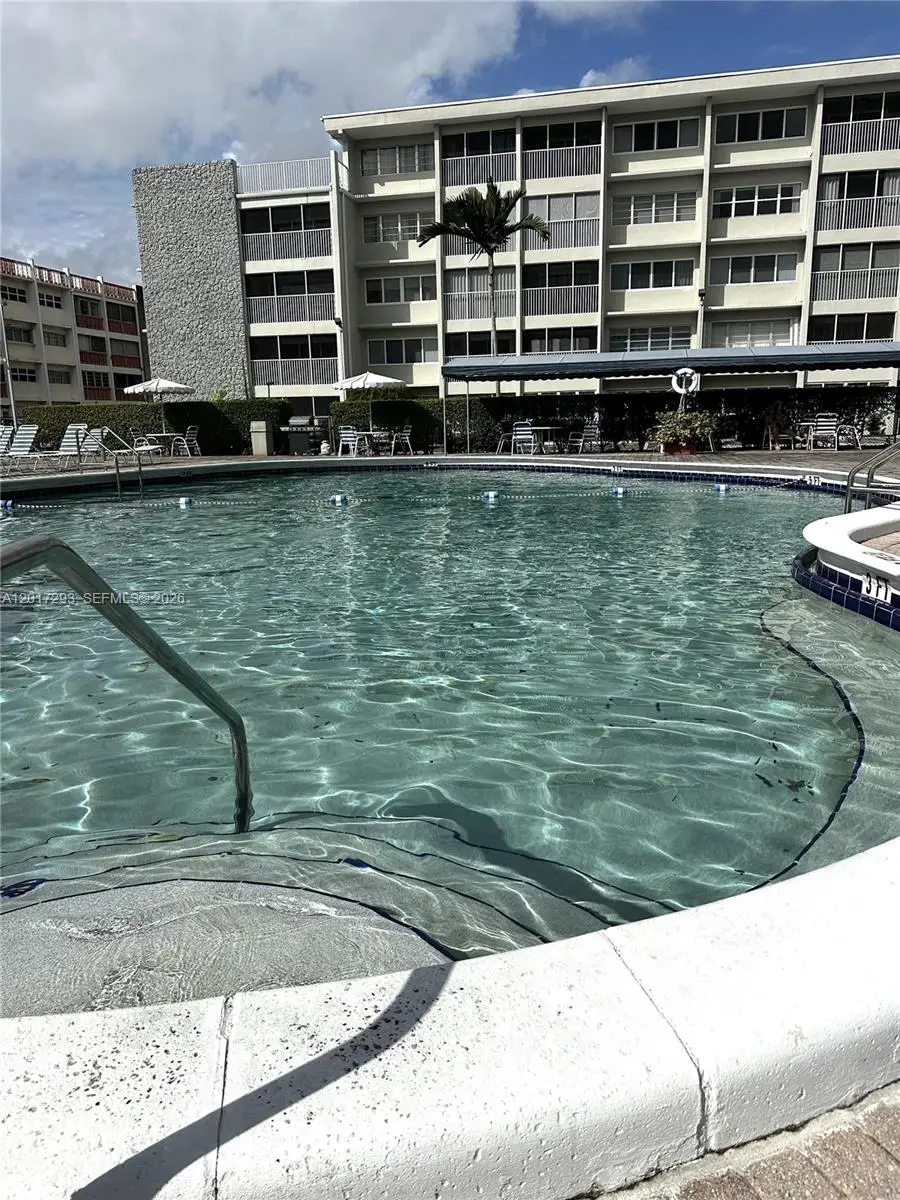410 SE 2nd St #415, Hallandale Beach, FL 33009 - #1